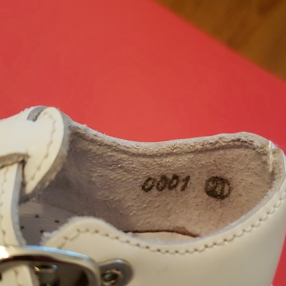 White kids trotty shoes - Picture 5 of 5